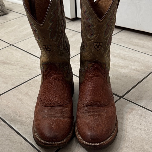 Ariat Brown and Tan Cowboy Boots - Picture 2 of 5